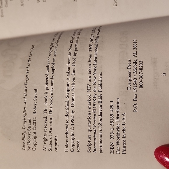 ROBERT STRAND  PAPER BACK  BOOK 📖 - Picture 6 of 8